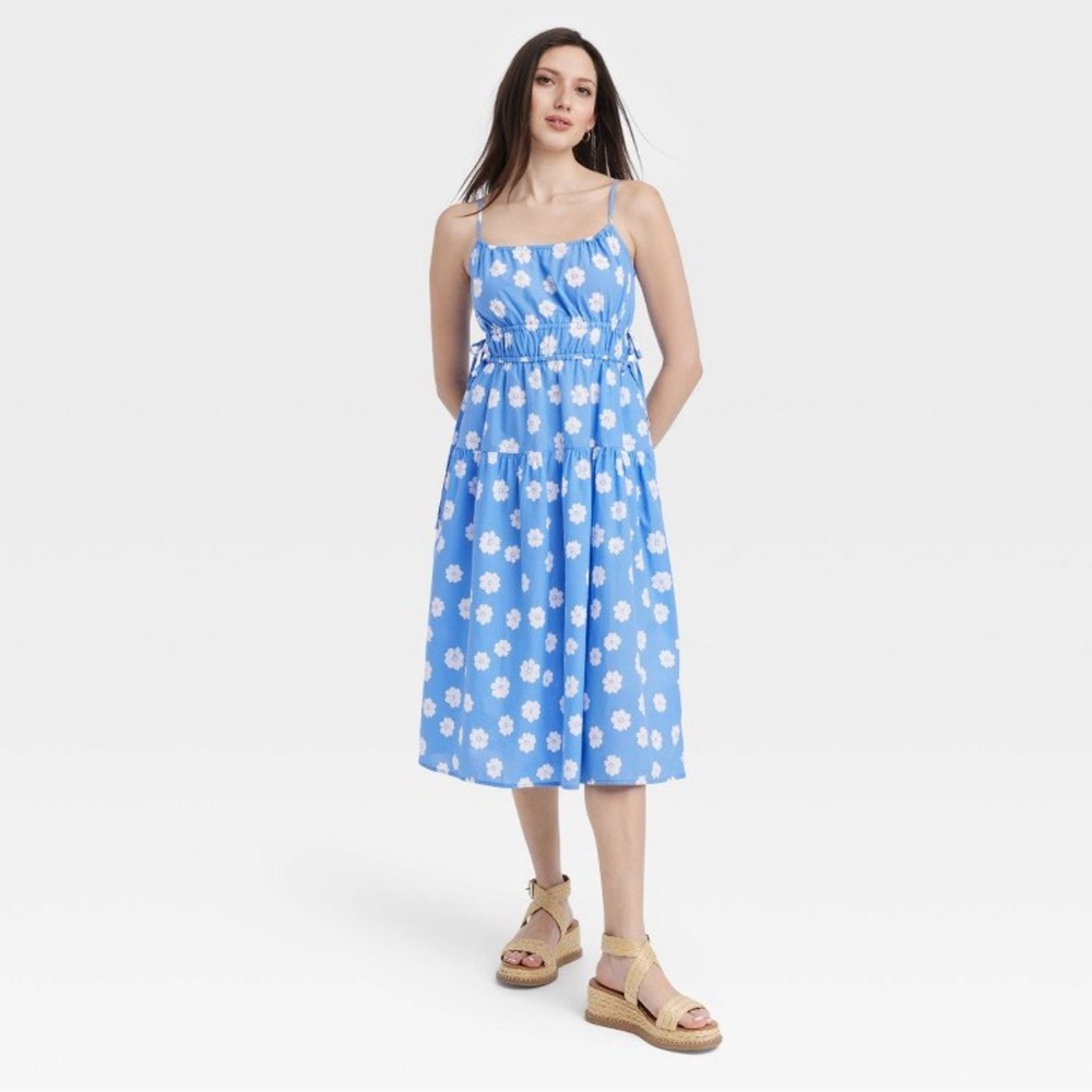 NWT Women's Cinched Waist Midi Sundress -
Universal Thread Blue Floral S